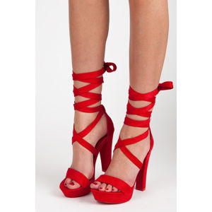 Perfektné červené sandále s viazaním