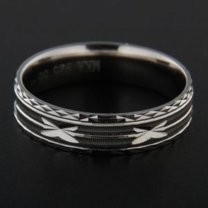 Strieborný prsteň 49369