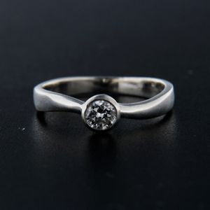 Strieborný prsteň 14205