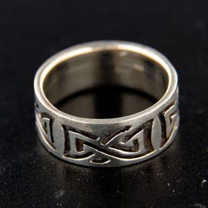 Strieborný prsteň 14754