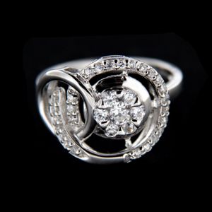 Strieborný prsteň 14935