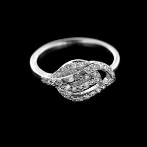 Strieborný prsteň 15017