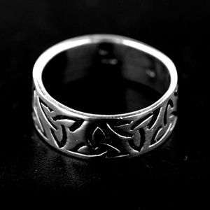 Strieborný prsteň 15237
