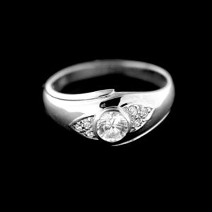 Strieborný prsteň 15387