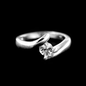 Strieborný prsteň 15432